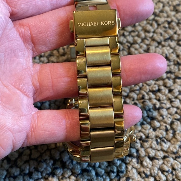 Michael Kors Stainless Steel Gold Watch with Stones in Like New Condition - Picture 6 of 6